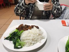 萝卜牛腩饭-芬芳甜品(东风西路店)