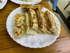 -溢心园香河肉饼总店