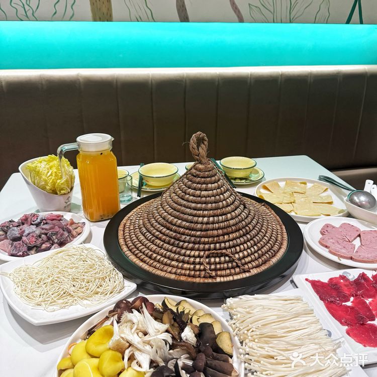 西双版纳宝藏餐厅！[调皮]
