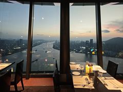 -澳门旅游塔360°旋转餐厅