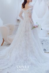 -艾米丽婚纱礼服