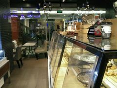 面包甜点陈列柜-巴黎贝甜(五月花广场店)