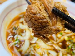 -呷佬·长沙手工米粉(金沙江路店)