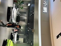 -小鹏汽车体验中心(苏州龙湖狮山天街店)
