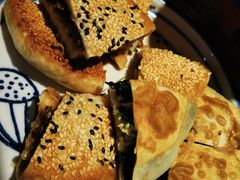 -小放牛炒菜馆(军校店)