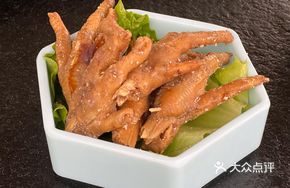 Braised Tender Chicken Feet
