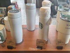 -星巴克臻选(上海虹桥新天地三店)