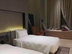 -上海虹桥中心爱琴海亚朵S酒店