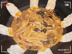 地锅贴饼-地锅公社·现炒地锅鸡·地锅鱼·夜宵(罗锦路店)