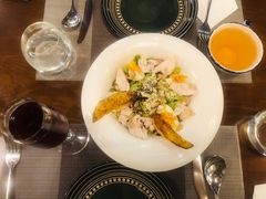 经典沙拉配三文鱼-LA CREPERIE BRETONNE布列塔尼法式餐厅(天童北路店)