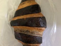 巧克力羊角面包-巴黎贝甜(龙江店)