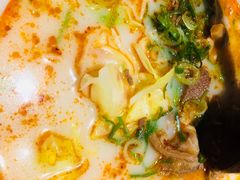 酸酸辣辣面-味千拉面(东方明珠店)