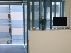 -卡罗酒店(东门晒布地铁站店)