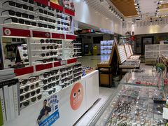 -美式眼镜·授权蔡司.依视路.尼康.豪雅.明月(人民广场店)