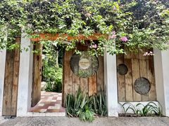 -Cuc Gach Quan Restaurant