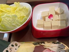 -洪氏嗨捞·广东猪肚鸡·椰子鸡火锅(西咸万象城店)