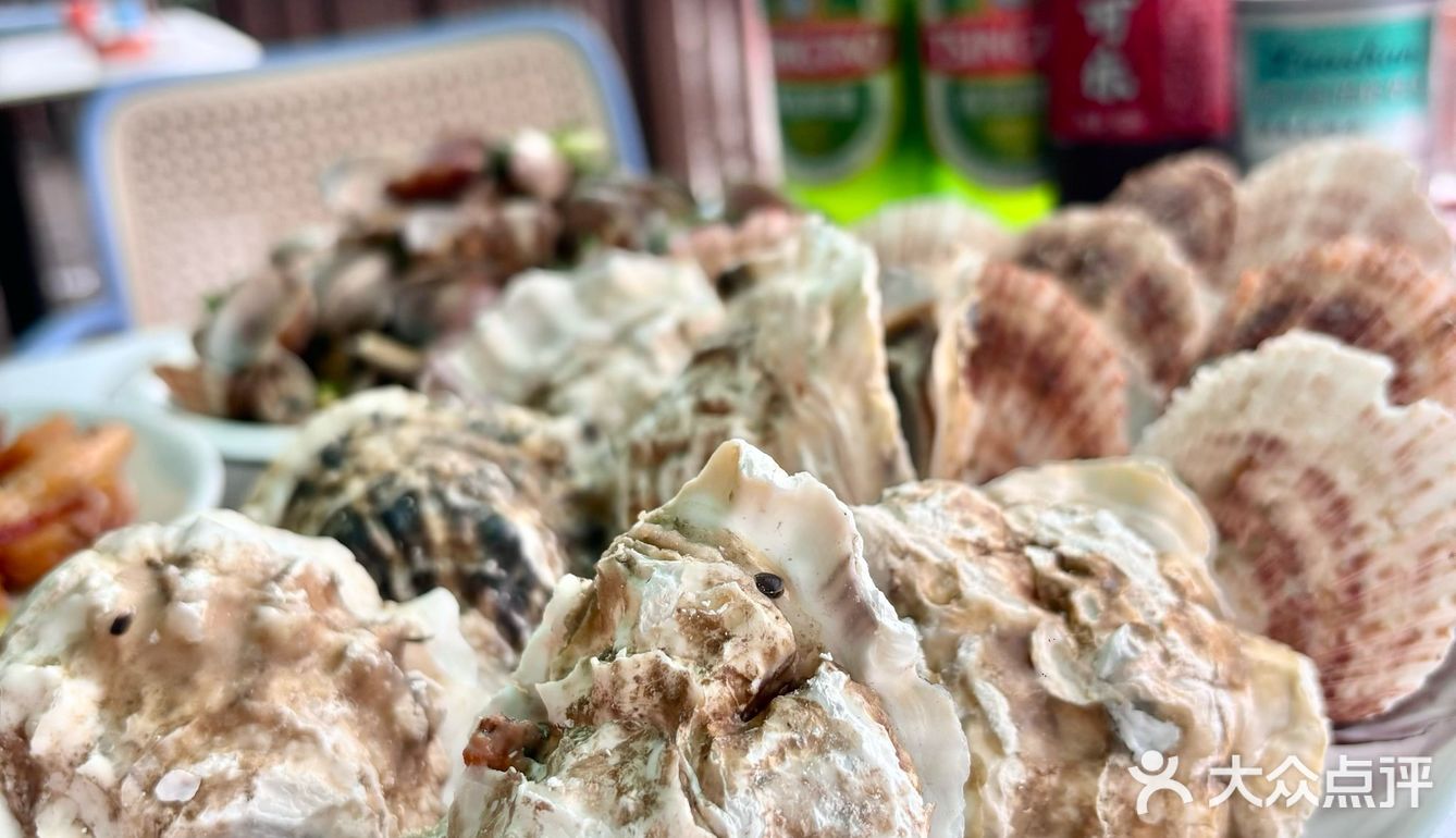 逛完啤酒城，正好来品尝美食啦~