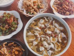 -胡子饮食店