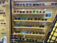 -三叶眼镜城(八佰伴店)