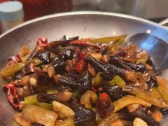 -辛香味烧鱼馆·非遗技艺·排骨红烧肉(光谷医药园店)