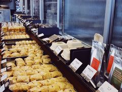 面包甜点陈列柜-OUR Bakery(三里屯太古里店)