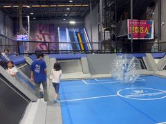 -超时空蹦床团建·VR潮玩运动娱乐·生日派对游乐园(金桥店)