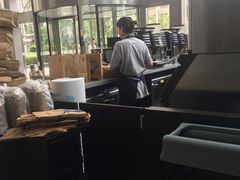 靠窗位-瑞幸咖啡(南昌国际金融中心店)