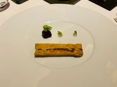 鸭肝胚配烤面包-AZUR聚(香格里拉饭店)