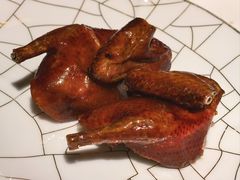 脆皮妙龄乳鸽-新荣记(椒江店)