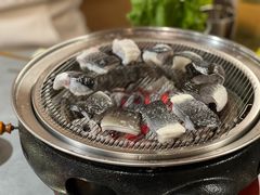 -围炉肉舍•炭烤活鳗•丹东海鲜烤肉(步行街店)