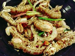 -虾弄弄海派小龙虾·牛羊蝎子火锅