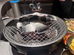 -草家酱蟹炭火烤肉店(珲春南路一店)
