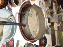 -洪氏嗨捞·猪肚鸡火锅(阳光天地店)