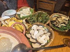 -民食香·腊排骨野生菌美食(木府店)