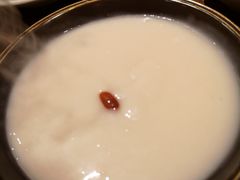-老牌坊云南鱼豆花火锅(爱建店)