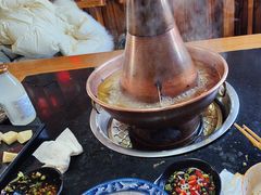 -果松木炭酸菜铜火锅·外婆参鸡汤