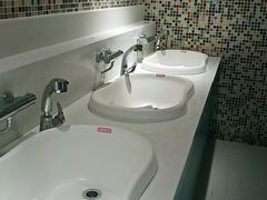 -Swim斯卫姆国际儿童游泳中心(红博中央公园店)