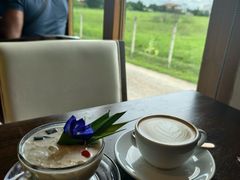 -Chom Cafe and Restaurant