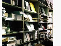 -邊城書店