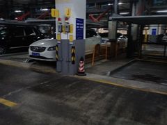 -新邻生活站-停车场