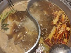 -八次方巴乡石锅鱼·金海湖水库活鱼(谷丰东路店)