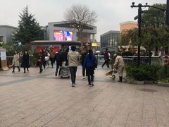 -奥特莱斯停车场