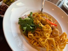 -Chom Cafe and Restaurant