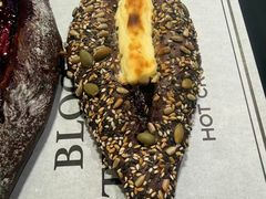 -HOT CRUSH趁热集合·现烤面包(上海环球港店)
