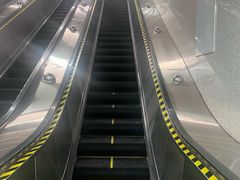 -红土地(地铁站)