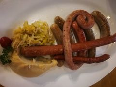 什锦香肠盘配德式酸菜、土豆泥-巴伐利亚啤酒坊(意式风情街店)