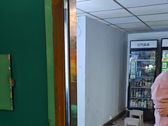 -荒岛实景沉浸密室(江汉路1店)