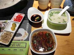 -洪氏嗨捞·广东猪肚鸡·椰子鸡火锅(西咸万象城店)