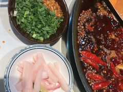 -卤校长老火锅(杨家坪直营店)
