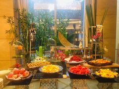 自助取餐区-元一希尔顿酒店·禅自助餐厅·啤酒花园